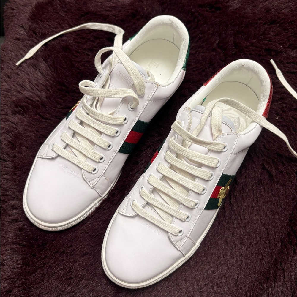 White re and Green Designer Leather Sneakers